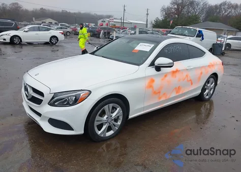 2017 Mercedes-Benz C 300 4Matic z USA, uszkodzony, nr VIN WDDWJ4KB5HF329028